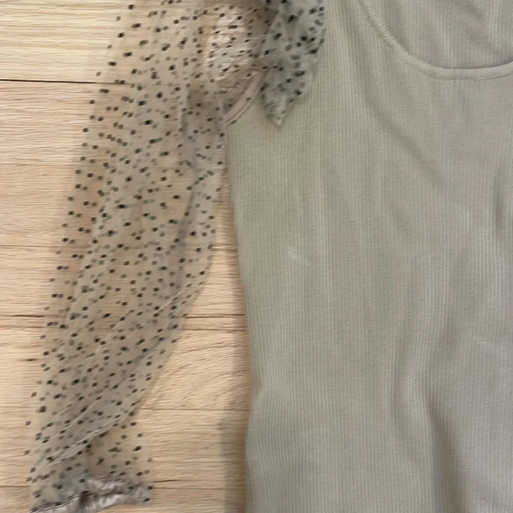 Anthropologie Dolan beige Ruffled Blouse size S
Bought at anthro store - Picture 6 of 14